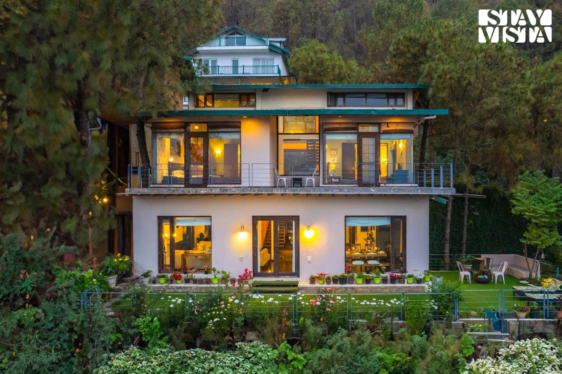 Stayvista At Hillcrest Villa With Valley View, Bonfire And Heater Kasauli Εξωτερικό φωτογραφία