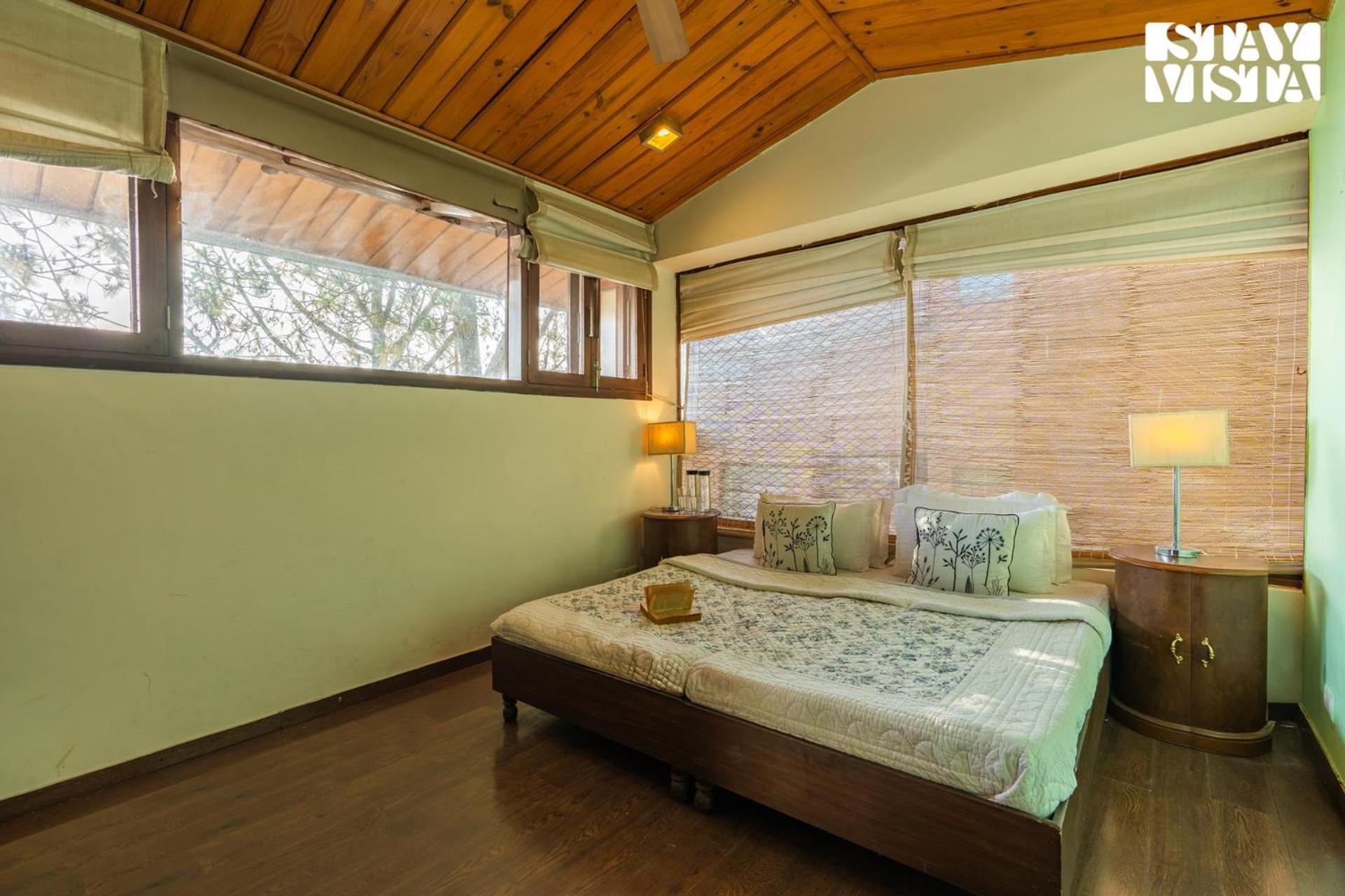 Stayvista At Hillcrest Villa With Valley View, Bonfire And Heater Kasauli Εξωτερικό φωτογραφία